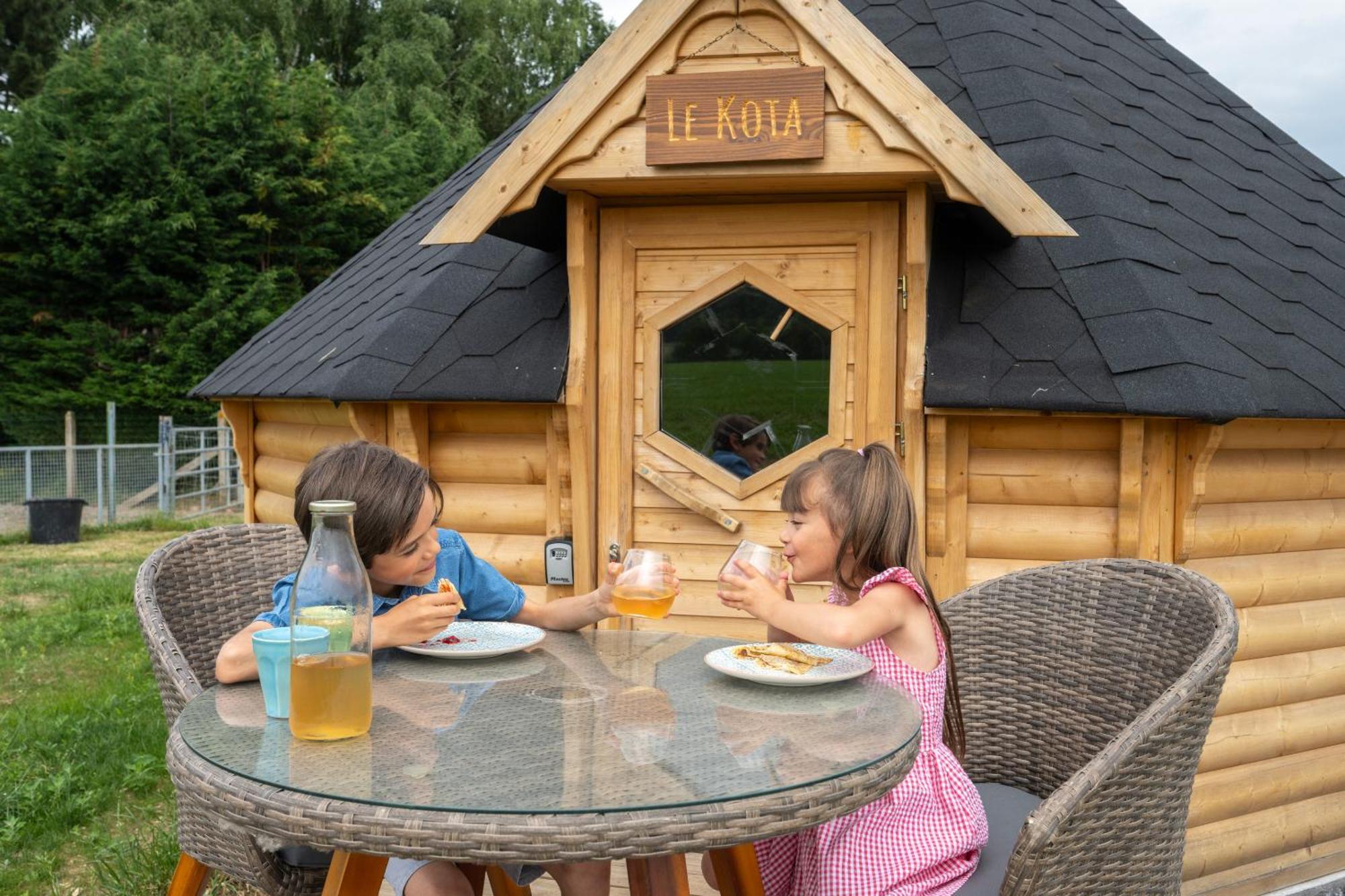 Logements Insolites A La Ferme - Yourte, Kota Ou Pod Farbus Værelse billede